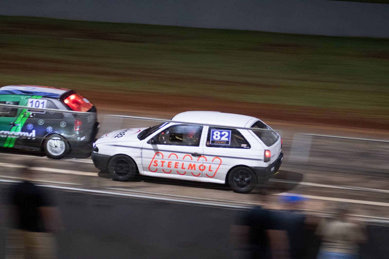 Ultrapassagem na noite de Cascavel